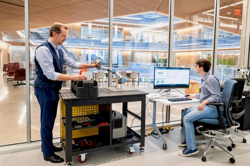 Dr. Jeffrey Siewerdsen and a colleague in his lab