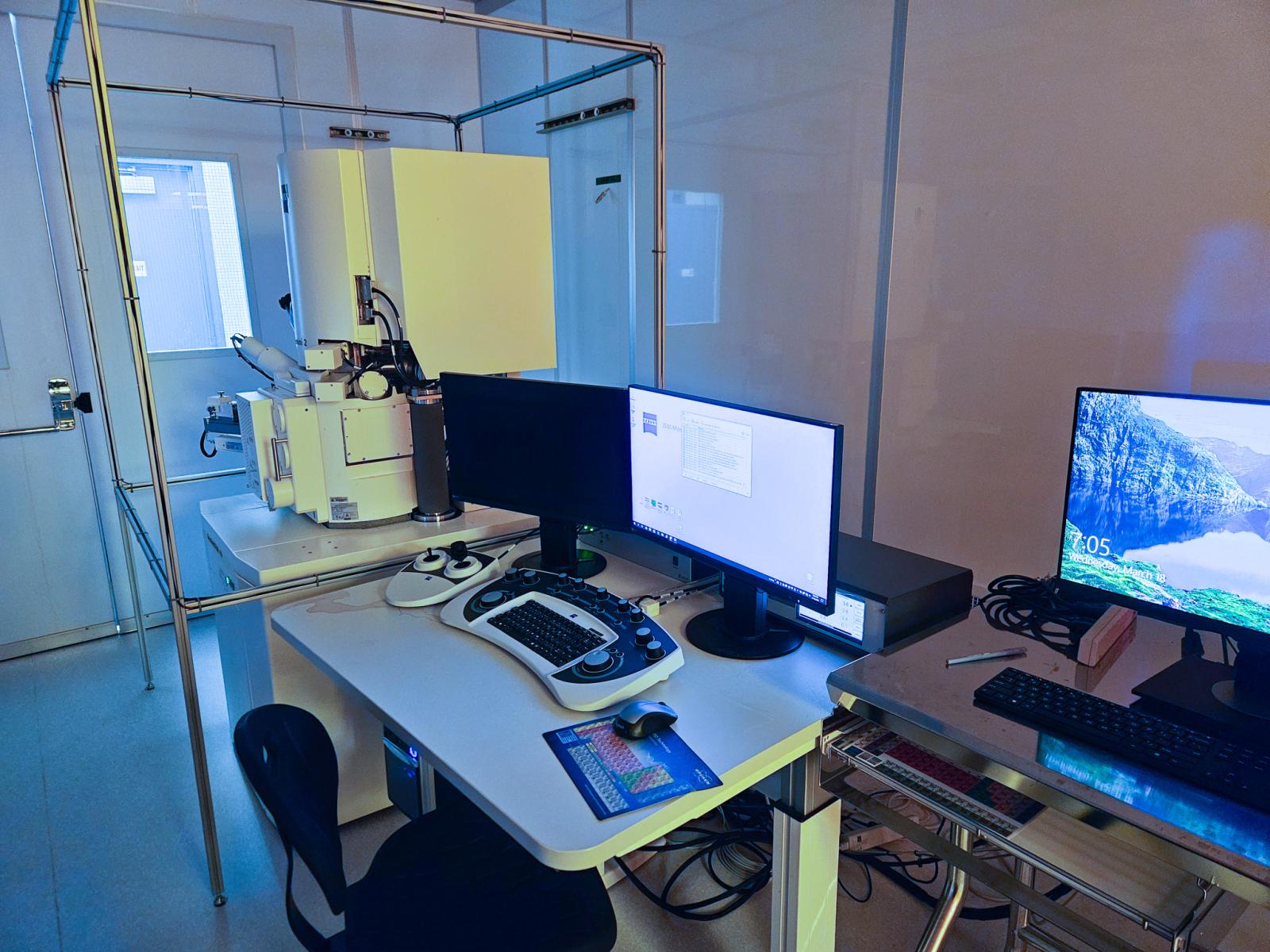 SEM ZEISS Gemini 460